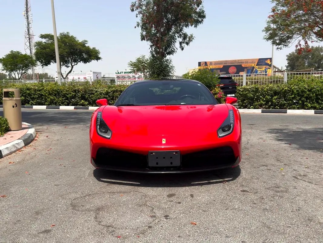 Red Ferrari 488 GTB Base 2017